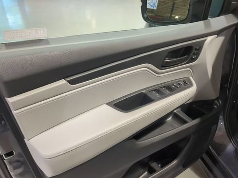 Used 2023 Honda Odyssey EX-L image 14