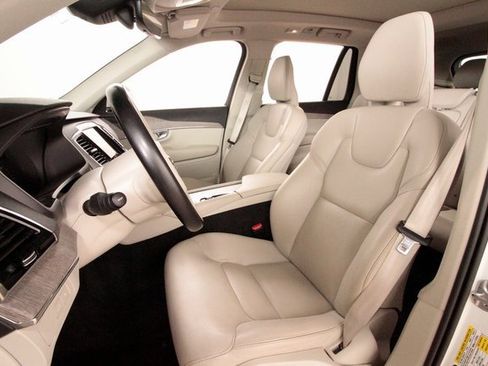 Used 2023 Volvo XC90 T8 Plus w/ Protection Package Premier image 32