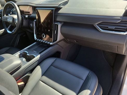 Certified 2024 GMC Acadia Elevation image 28