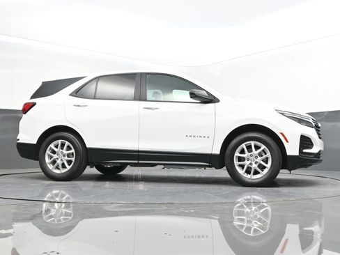 Used 2022 Chevrolet Equinox LS w/ LS Convenience Package image 37