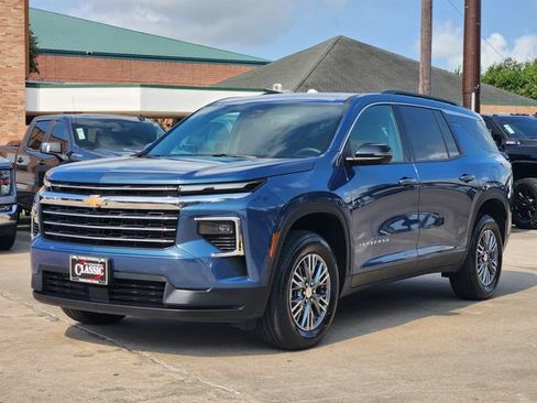 Certified 2026 Chevrolet Traverse LT AWD/4WD image 3
