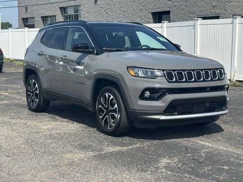 Used 2023 Jeep Compass Limited AWD/4WD image 1