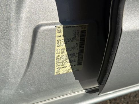 Used 2014 Nissan Frontier SV image 21