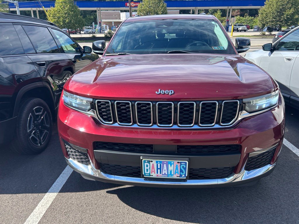 Used 2021 Jeep Grand Cherokee L Limited AWD/4WD image 2