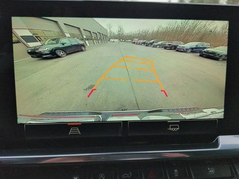 Used 2025 GMC Sierra 1500 Elevation image 15