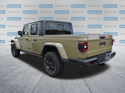 Used 2025 Jeep Gladiator Sport AWD/4WD image 12