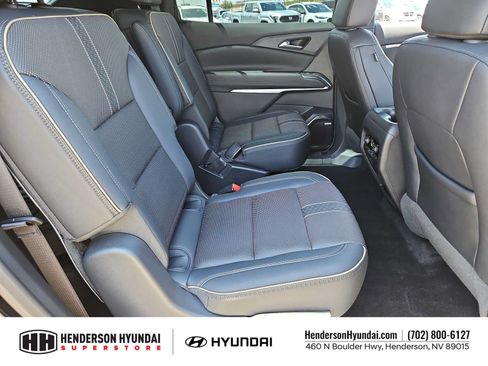 Used 2025 Chevrolet Traverse High Country FWD image 20
