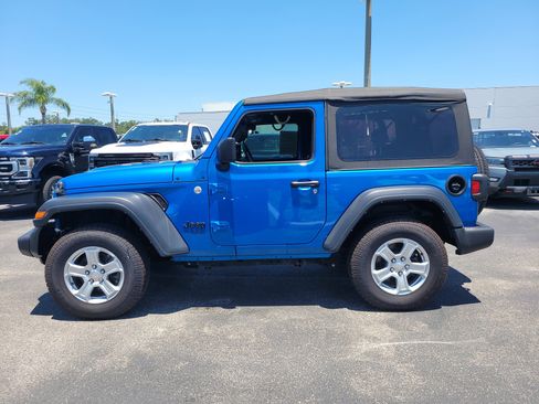 Used 2021 Jeep Wrangler Sport AWD/4WD image 7