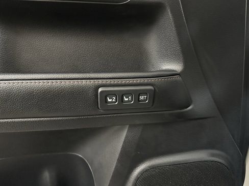 Used 2020 Toyota 4Runner Limited AWD/4WD image 27