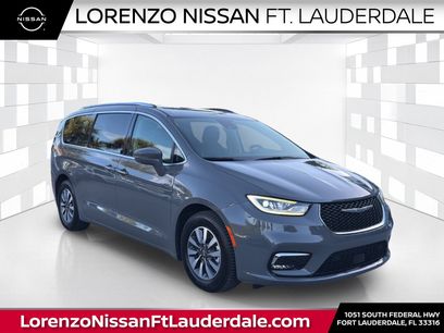 Used 2021 Chrysler Pacifica Touring-L