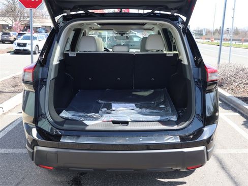 Certified 2025 Nissan Rogue SV w/ SV Premium Package image 31