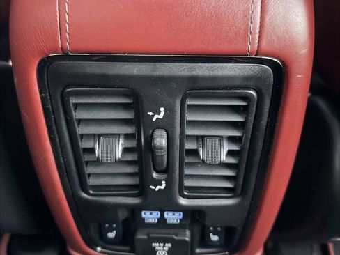 Used 2018 Jeep Grand Cherokee Trackhawk AWD/4WD image 29