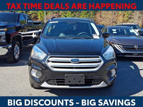 Used 2018 Ford Escape SE image 3