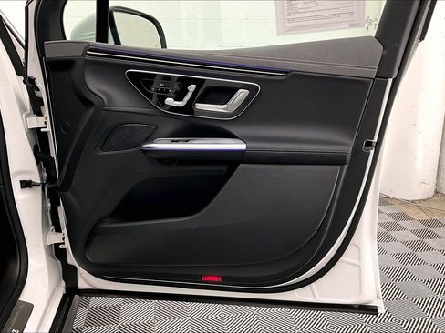 Used 2026 Mercedes-Benz EQE 320+ SUV image 23