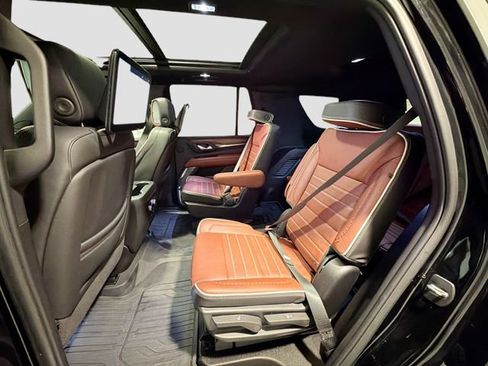 Used 2024 GMC Yukon Denali Ultimate image 24