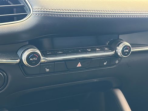 Used 2025 MAZDA MAZDA3 s image 28