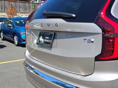 Used 2026 Volvo XC90 T8 Plus w/ Protection Package Premier AWD/4WD image 13