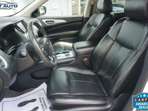 Used 2017 Nissan Pathfinder SL w/ Trailer Tow Package AWD/4WD image 31