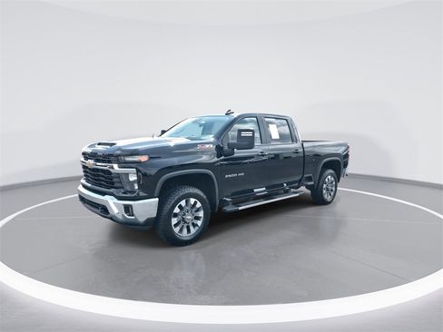 Used 2024 Chevrolet Silverado 2500 LT image 4