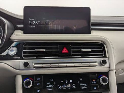 Used 2025 Genesis G70 2.5T RWD image 27
