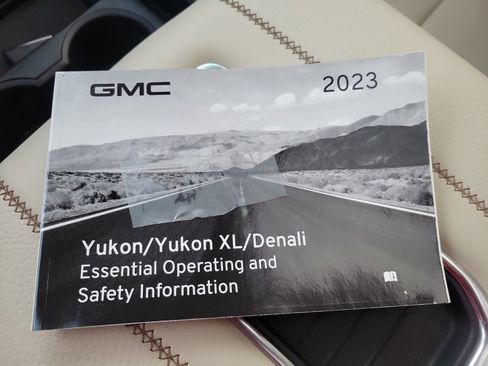Used 2023 GMC Yukon Denali image 37