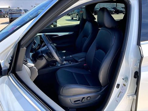 Used 2021 INFINITI QX50 Luxe w/ Appearance Package image 8
