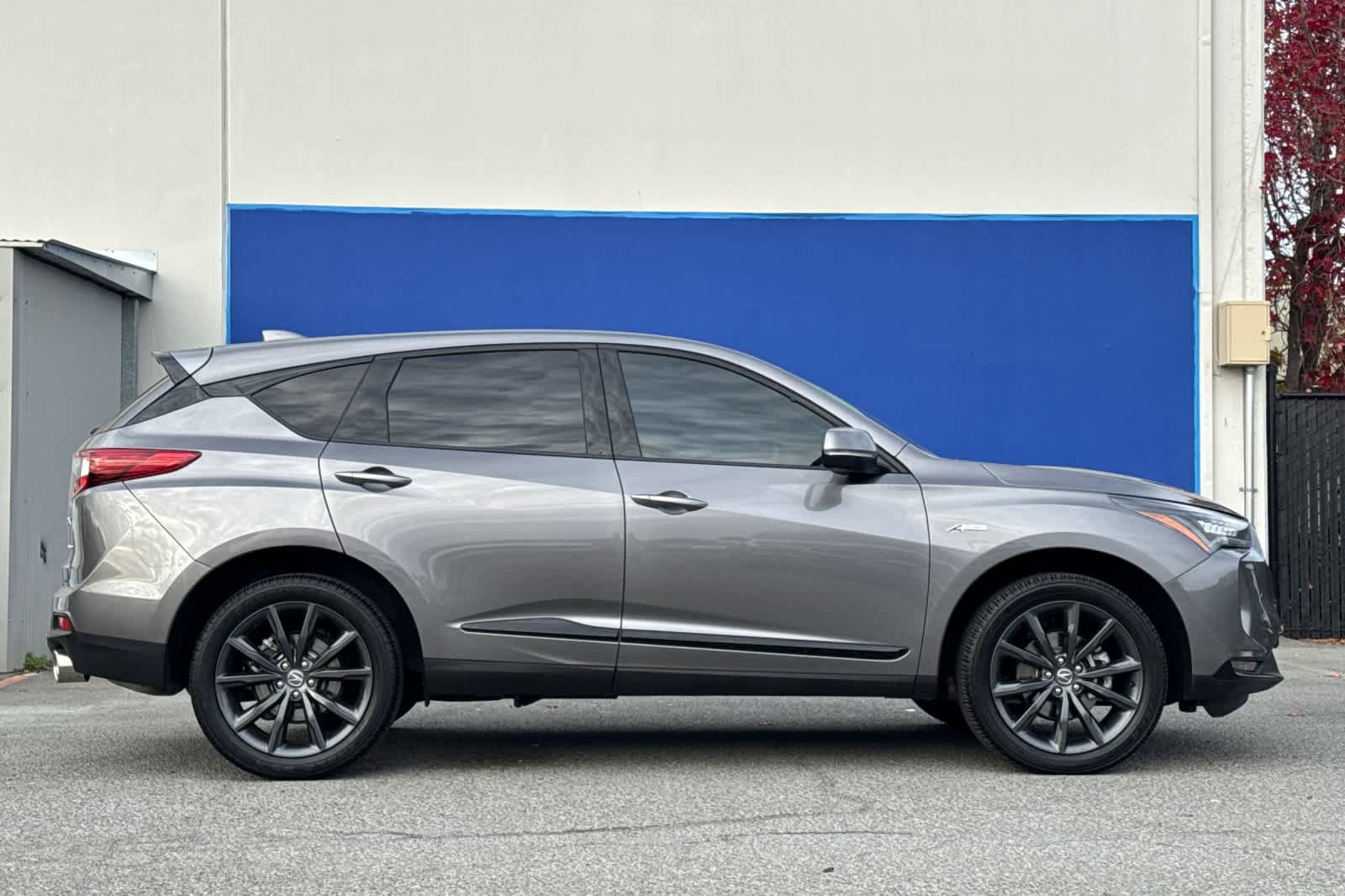 Certified 2025 Acura RDX w/ Advance Package AWD/4WD image 2