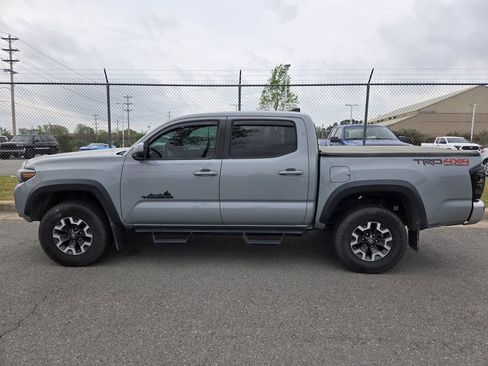 Used 2019 Toyota Tacoma TRD Off-Road image 4