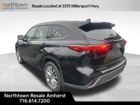 Used 2021 Toyota Highlander Platinum AWD/4WD image 3