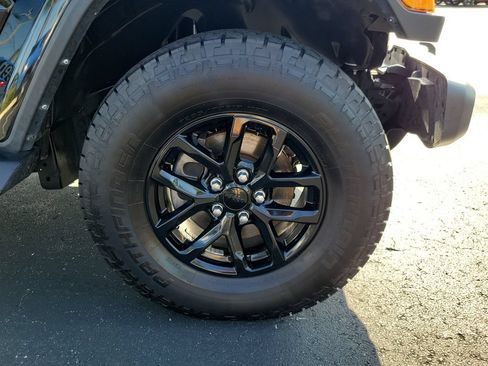 Used 2023 Jeep Gladiator Sport AWD/4WD image 6