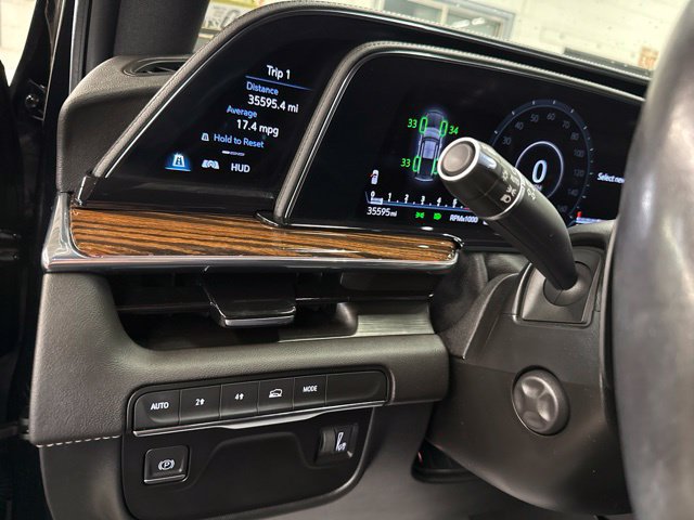 Used 2022 Cadillac Escalade Premium Luxury AWD/4WD image 20