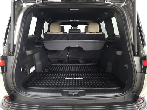 Used 2025 Lexus GX 550 AWD/4WD image 8