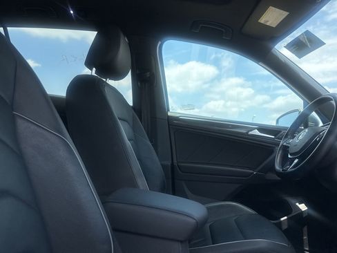 Used 2020 Volkswagen Tiguan SEL Premium R-Line w/ 3rd Row Seat Package AWD/4WD image 28