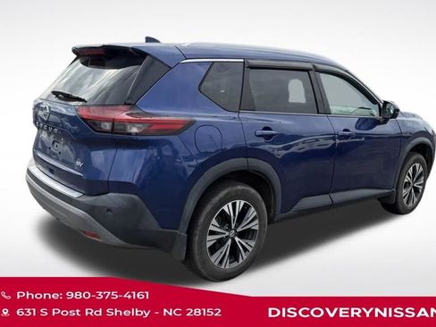 Used 2021 Nissan Rogue SV w/ Premium Package FWD image 3