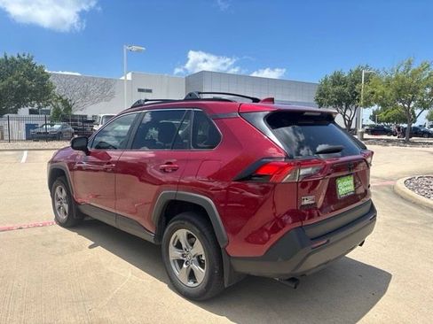 Used 2025 Toyota RAV4 XLE w/ Convenience Package FWD image 7
