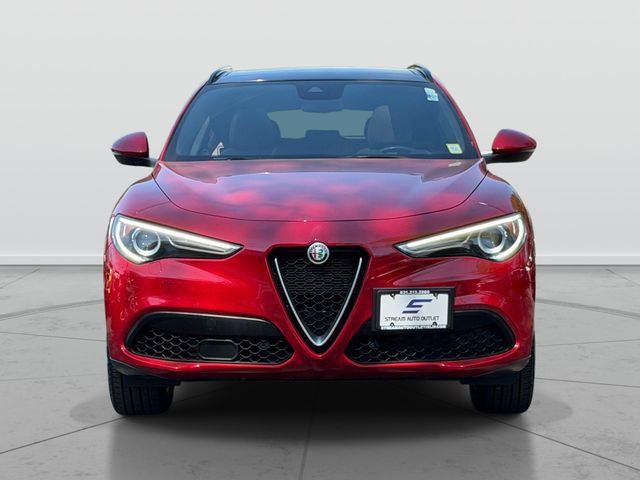 Used 2023 Alfa Romeo Stelvio Ti AWD/4WD image 2