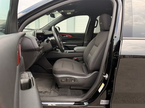 Used 2024 Chevrolet Traverse Z71 w/ Enhanced Driving Package AWD/4WD image 14