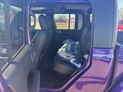 New 2026 Jeep Gladiator Rubicon w/ Safety Group image 19