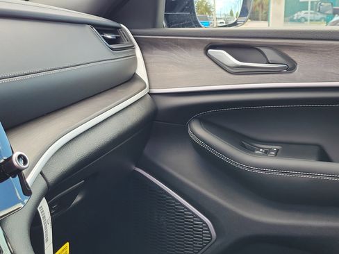 New 2026 Jeep Grand Cherokee Limited image 21