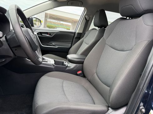 Used 2025 Toyota RAV4 XLE image 27