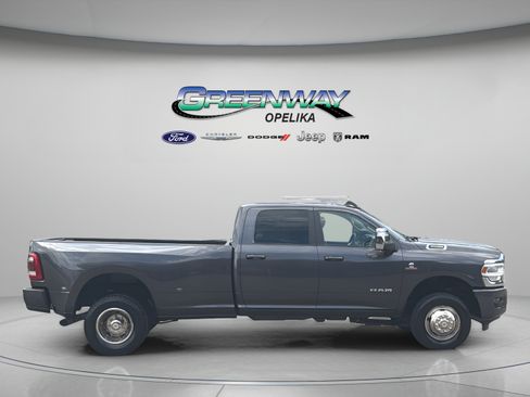 Used 2024 RAM 3500 Laramie AWD/4WD image 8