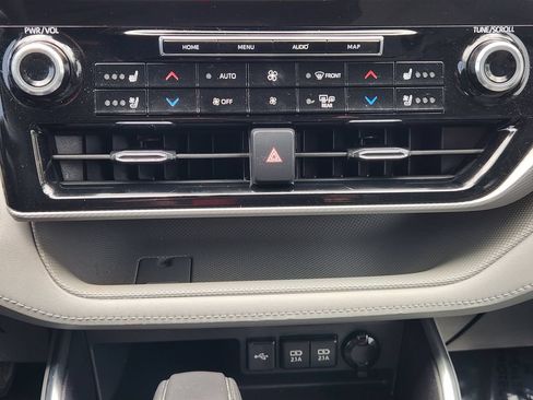Used 2021 Toyota Highlander Platinum AWD/4WD image 21
