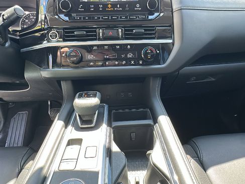 Certified 2024 Nissan Pathfinder SL AWD/4WD image 19