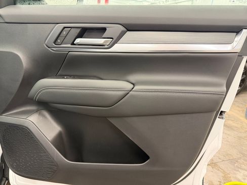 New 2026 GMC Terrain Elevation w/ Elevation Premium Package AWD/4WD image 24