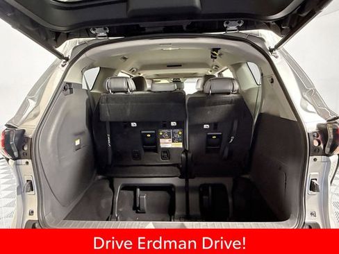 Certified 2021 Toyota Sienna XLE FWD image 34