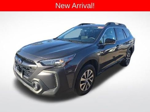 Used 2024 Subaru Outback Premium AWD/4WD image 1