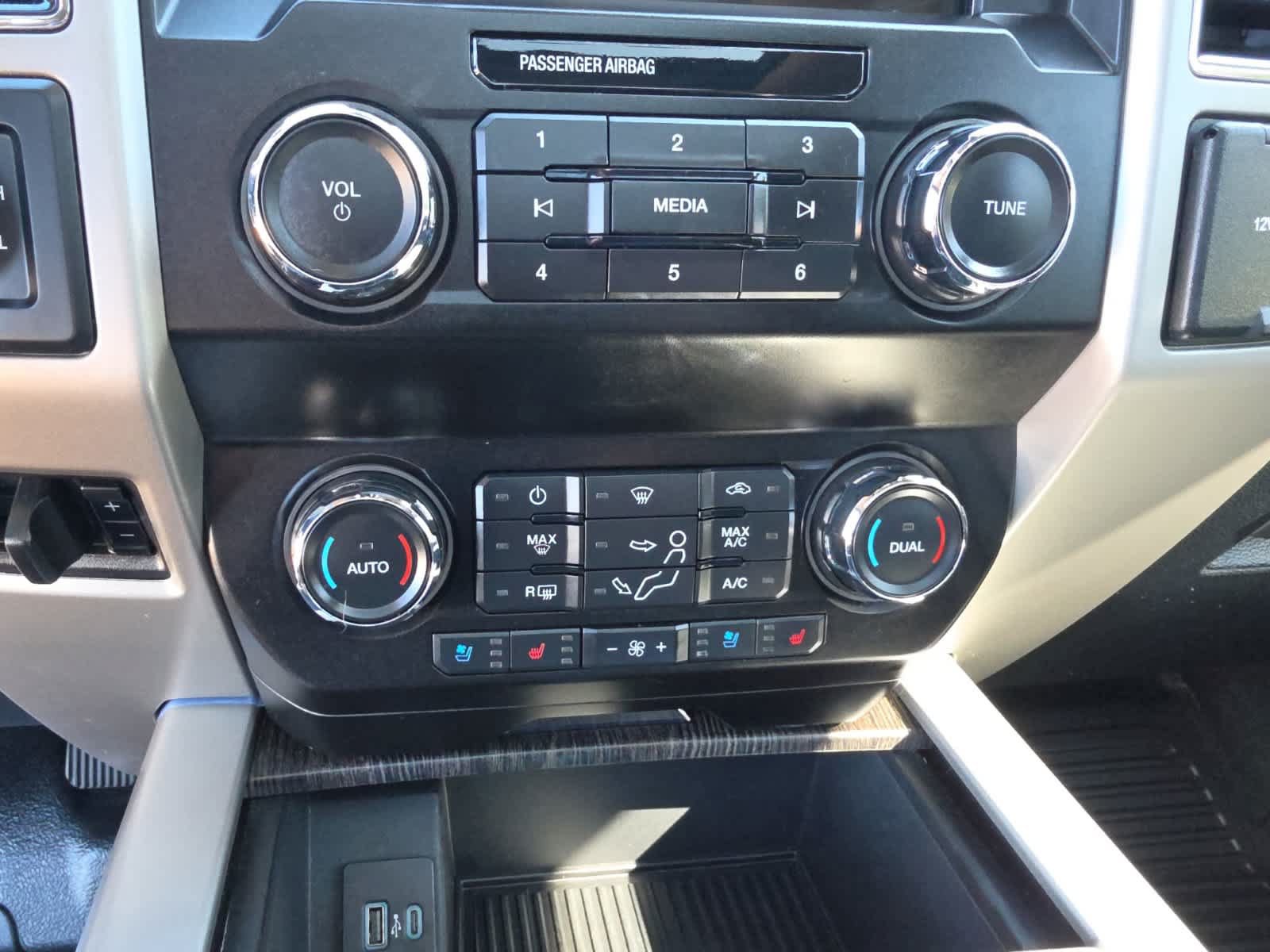 Used 2020 Ford F250 Lariat w/ Tremor Off-Road Package AWD/4WD image 31