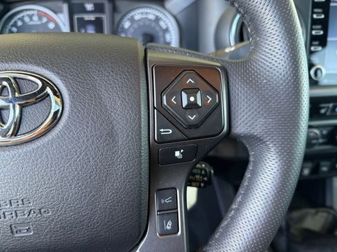 Used 2022 Toyota Tacoma TRD Off-Road w/ TRD Premium Off Road Package AWD/4WD image 29