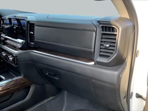 Used 2026 GMC Sierra 1500 Elevation w/ Elevation Premium Package AWD/4WD image 19