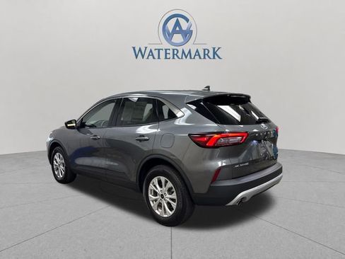 Used 2023 Ford Escape Active AWD/4WD image 3